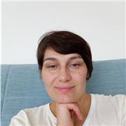 Laureata in Geologia e docente precaria impartisce lezioni di Matematica e Scienze per alunni delle scuole medie e lezioni di Chimica e Scienze della Terra per studenti delle scuole superiori